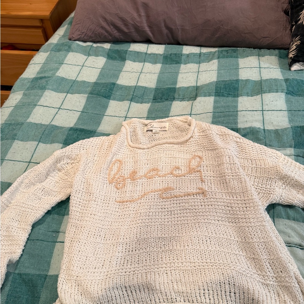 Women’s size medium Vintage Havana White Knit Sweater with Logo